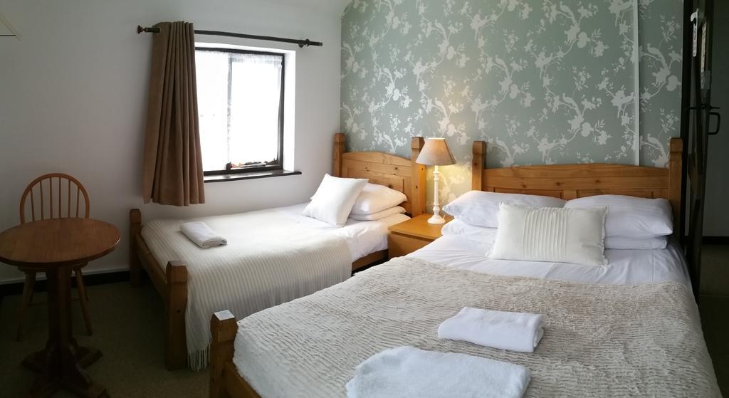 New Gurkha Inn Брекон Экстерьер фото