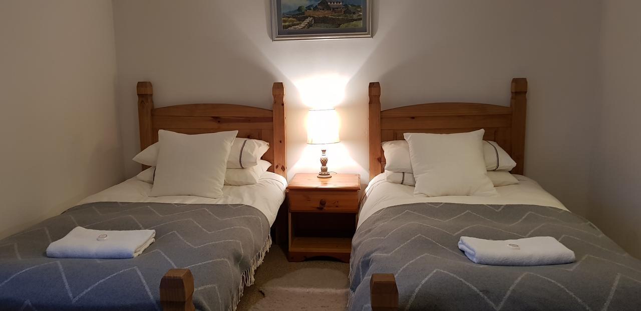 New Gurkha Inn Брекон Экстерьер фото